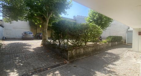 Bordeaux Caudéran, appartement traversant de 95m², parking et cave.