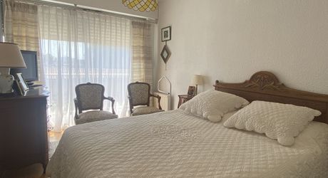 Bordeaux Caudéran, appartement traversant de 95m², parking et cave.