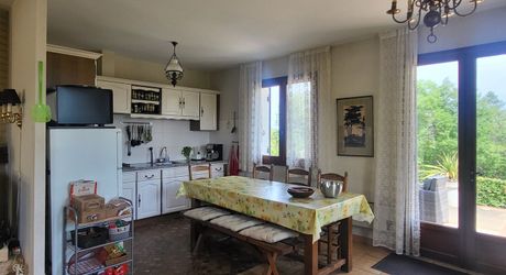 Les Eyzies - Jolie maison de plain-pied avec 3 chambres, garage et jardin de 3400m².