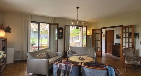 Les Eyzies - Jolie maison de plain-pied avec 3 chambres, garage et jardin de 3400m².
