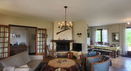 Les Eyzies - Jolie maison de plain-pied avec 3 chambres, garage et jardin de 3400m².