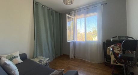 10 minutes de Coutras, maison contemporaine de 172m² avec appartement attenant et local professionnel sur parcelle de 2638m²