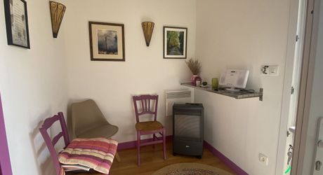 10 minutes de Coutras, maison contemporaine de 172m² avec appartement attenant et local professionnel sur parcelle de 2638m²
