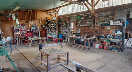Maison de campagne et 1000m² de dépendances et 7,7 hectares de terrain