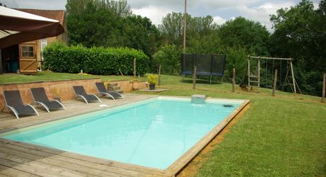 Propriété  avec deux gites,  une maison principale et deux piscines