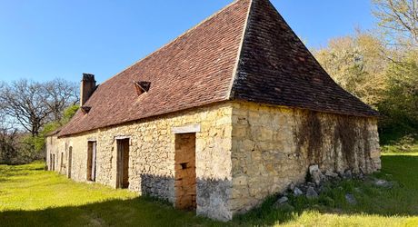 Propriété de charme  en pierre du Périgord avec vue