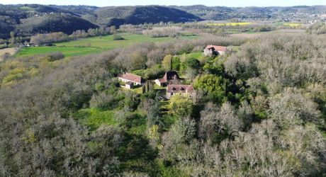 Propriété de charme  en pierre du Périgord avec vue