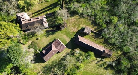 Propriété de charme  en pierre du Périgord avec vue