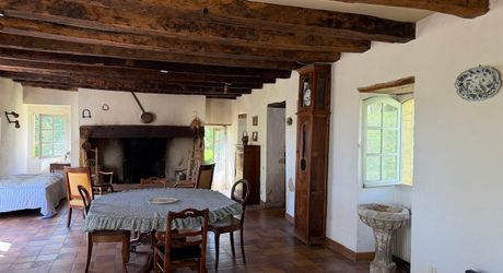 Propriété de charme  en pierre du Périgord avec vue