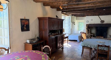 Propriété de charme  en pierre du Périgord avec vue