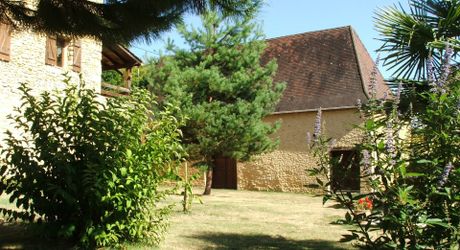Bel ensemble en pierres, Maison principale, Maison d'amis, Grange et Piscine