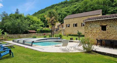 Bel ensemble en pierres, Maison principale, Maison d'amis, Grange et Piscine