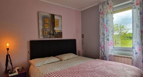 Bel ensemble en pierres, Maison principale, Maison d'amis, Grange et Piscine