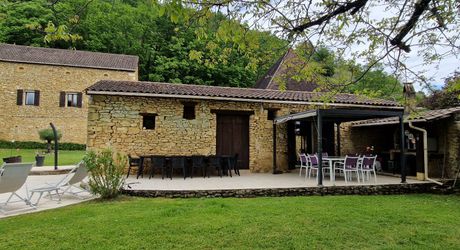 Bel ensemble en pierres, Maison principale, Maison d'amis, Grange et Piscine