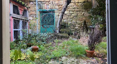 Maison de village ancienne avec jardinet