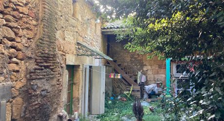 Maison de village ancienne avec jardinet