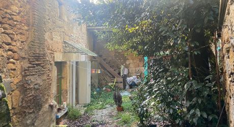 Maison de village ancienne avec jardinet