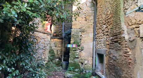 Maison de village ancienne avec jardinet