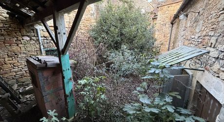 Maison de village ancienne avec jardinet