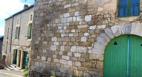 Maison de village ancienne avec jardinet