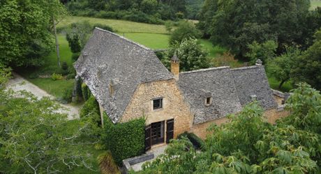 Au coeur du Perigord Noir, ancien relais de Compostelle en lauzes avec magnifique vue 