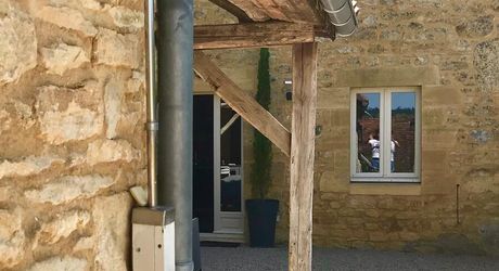 Charmant ensemble de trois maisons anciennes en pierre