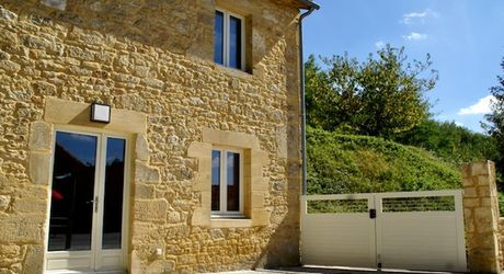 Charmant ensemble de trois maisons anciennes en pierre