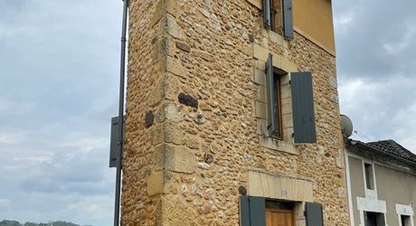 Maison en pierre avec splendide vue sur le village 