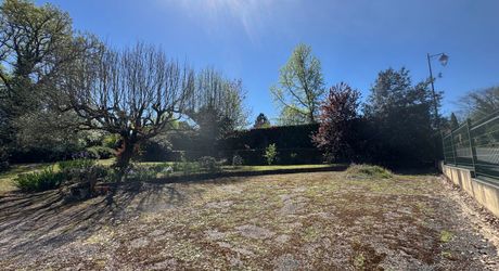 Ensemble maison, grange et garage, idéal pour artisans 