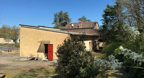 Ensemble maison, grange et garage, idéal pour artisans 