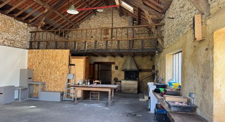 Ensemble maison, grange et garage, idéal pour artisans 