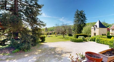 Splendide Manoir et ses dépendances à 5 min de Sarlat 
