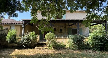 Ensemble immobilier avec maison, deux logements indépendants, atelier et piscine
