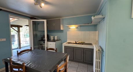 Ensemble immobilier avec maison, deux logements indépendants, atelier et piscine