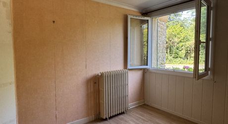 Ensemble immobilier avec maison, deux logements indépendants, atelier et piscine