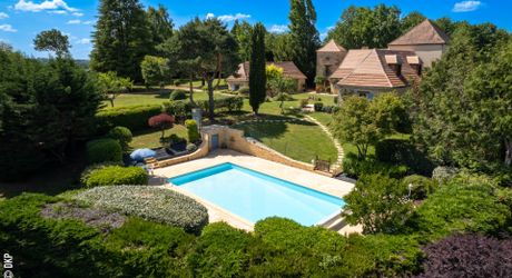 Propriété de charme avec maison principale, maison d'amis ou gite , piscine et parc de 6248m2