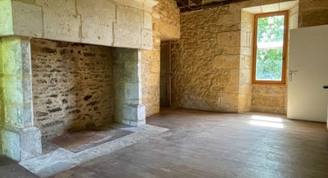 Maison à louer sur la commune de Castels. 