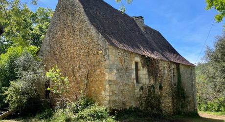 Maison à louer sur la commune de Castels. 