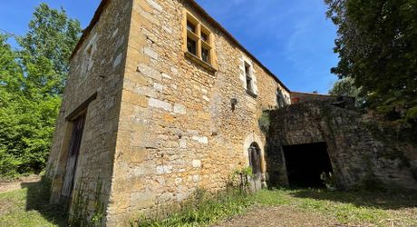 Maison à louer sur la commune de Castels. 