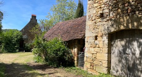 Maison à louer sur la commune de Castels. 