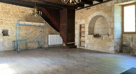 Maison à louer sur la commune de Castels. 