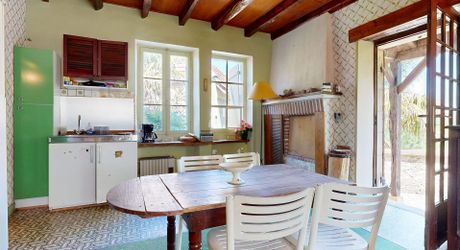 Elégante maison de village en pierre avec jardin et vue !