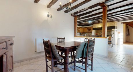 Propriété avec piscine,et parc de plus d'un hectare.