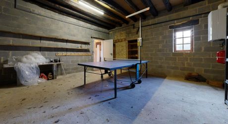 Propriété avec piscine,et parc de plus d'un hectare.