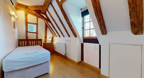 Propriété avec piscine,et parc de plus d'un hectare.