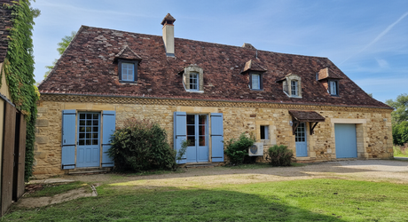 Propriété avec piscine,et parc de plus d'un hectare.