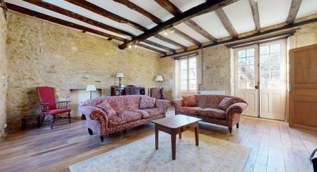 Propriété avec piscine,et parc de plus d'un hectare.