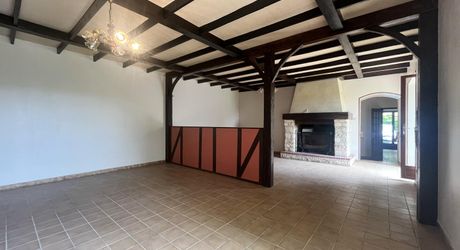 Propriété de trois chambres avec piscine