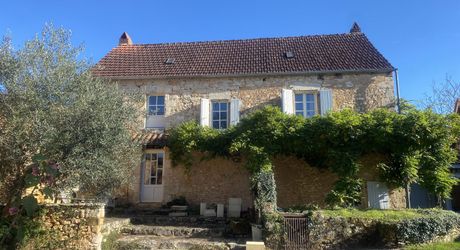 Ensemble maison principale et 3 gîtes  avec  piscines privées, dépendances