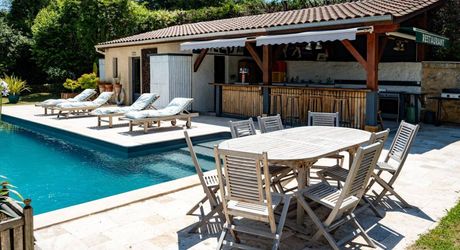 Élégante longère avec piscine